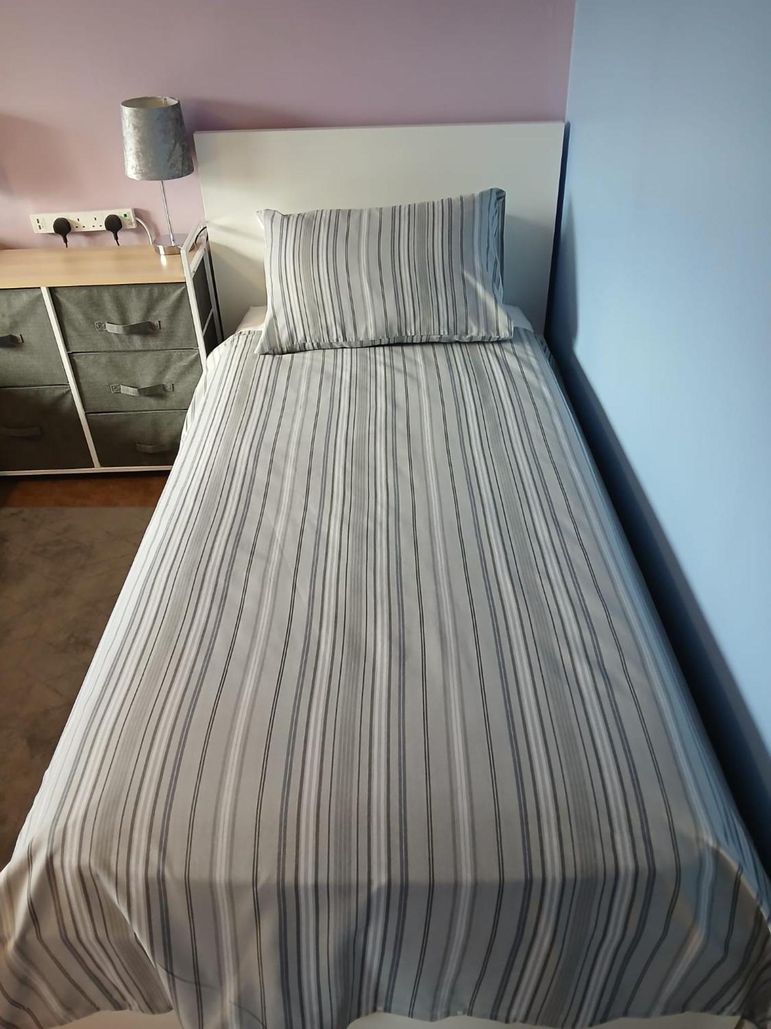 Twin Room In Prescot Homestay Exterior photo
